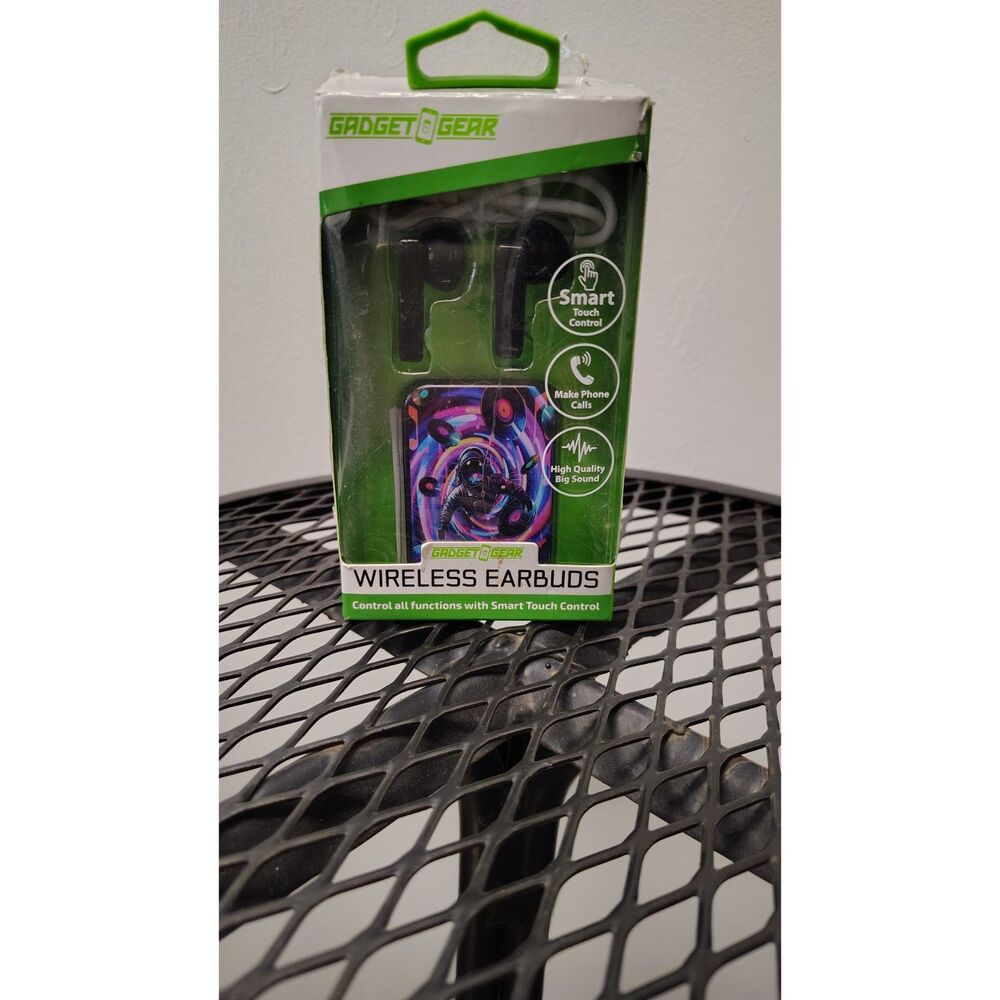 NWT Gadget‎ Gear Wireless Earbuds with Printed Case